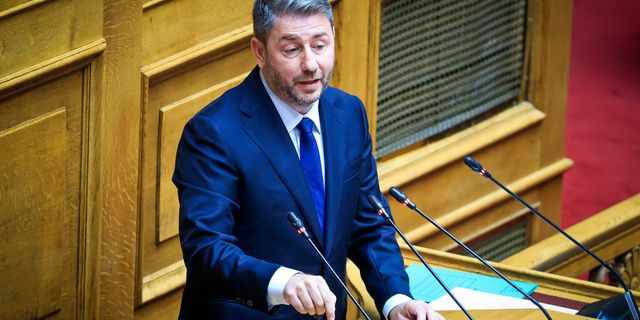 Ανδρουλάκης: Θεατρική παράσταση “Περιμένοντας τον Μυλωνάκη”