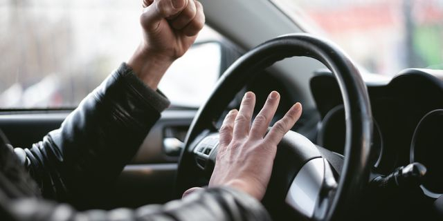 Επεισόδιο μεταξύ οδηγών στον Νέο Κόσμο – Άντρας τραυμάτισε με κοπίδι 3 άτομα