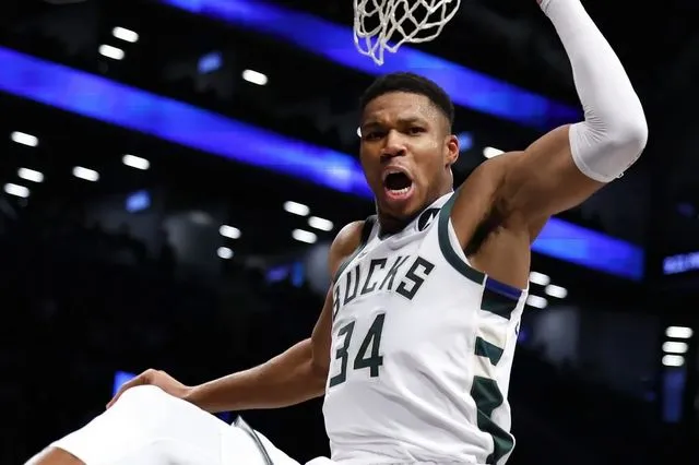 Γιάννης Αντετοκούνμπο: Θα μείνει έξω για 1-2 εβδομάδες, σύμφωνα με τον Σαράνια