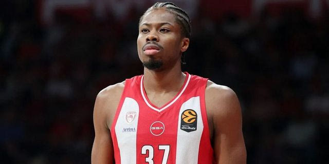 Ολυμπιακός: Αιμάτωμα αμφιβληστροειδούς υπέστη ο Κώστας Αντετοκούνμπο