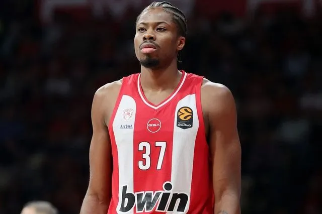 Ολυμπιακός: Αιμάτωμα αμφιβληστροειδούς υπέστη ο Κώστας Αντετοκούνμπο