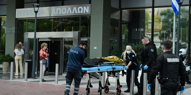 Άνδρας έπεσε από τον Πύργο Απόλλων στους Αμπελόκηπους