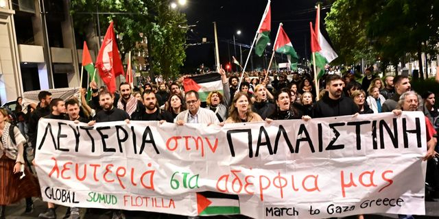 Αθήνα: Πλήθος κόσμου στην μεγάλη κινητοποίηση για την αναχαίτιση του Global Sumud Flotilla