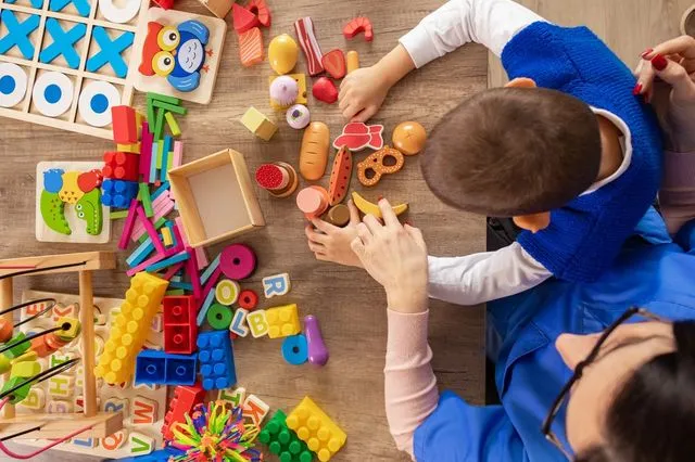 Η μαρτυρία μιας μητέρας: “Ηθελαν να μας διώξουν από το σπίτι για τον αυτιστικό γιο μας”