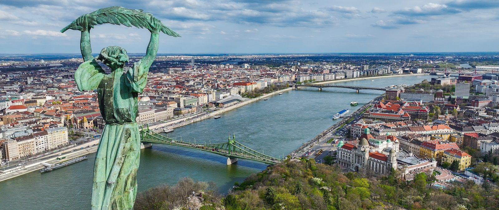 Η θέα από τον Λόφο Γκέλερτ (Gellért Hill)