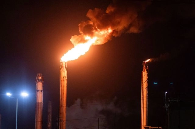 Φωτιά σε διυλιστήριο της Chevron στο Ελ Σεγκούντο