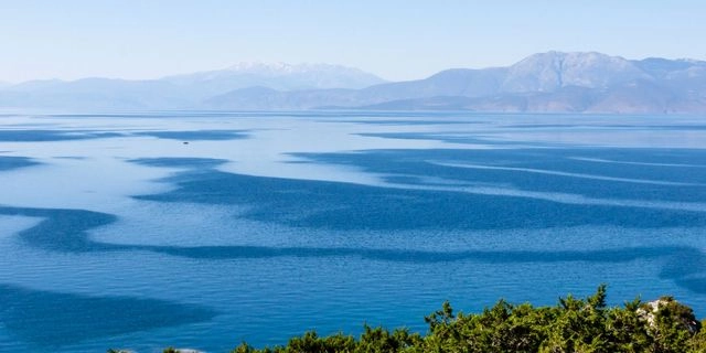 Γλυκό νερό 800.000 ετών εντοπίστηκε κάτω από τον πυθμένα του Κορινθιακού Κόλπου – Χάρτης