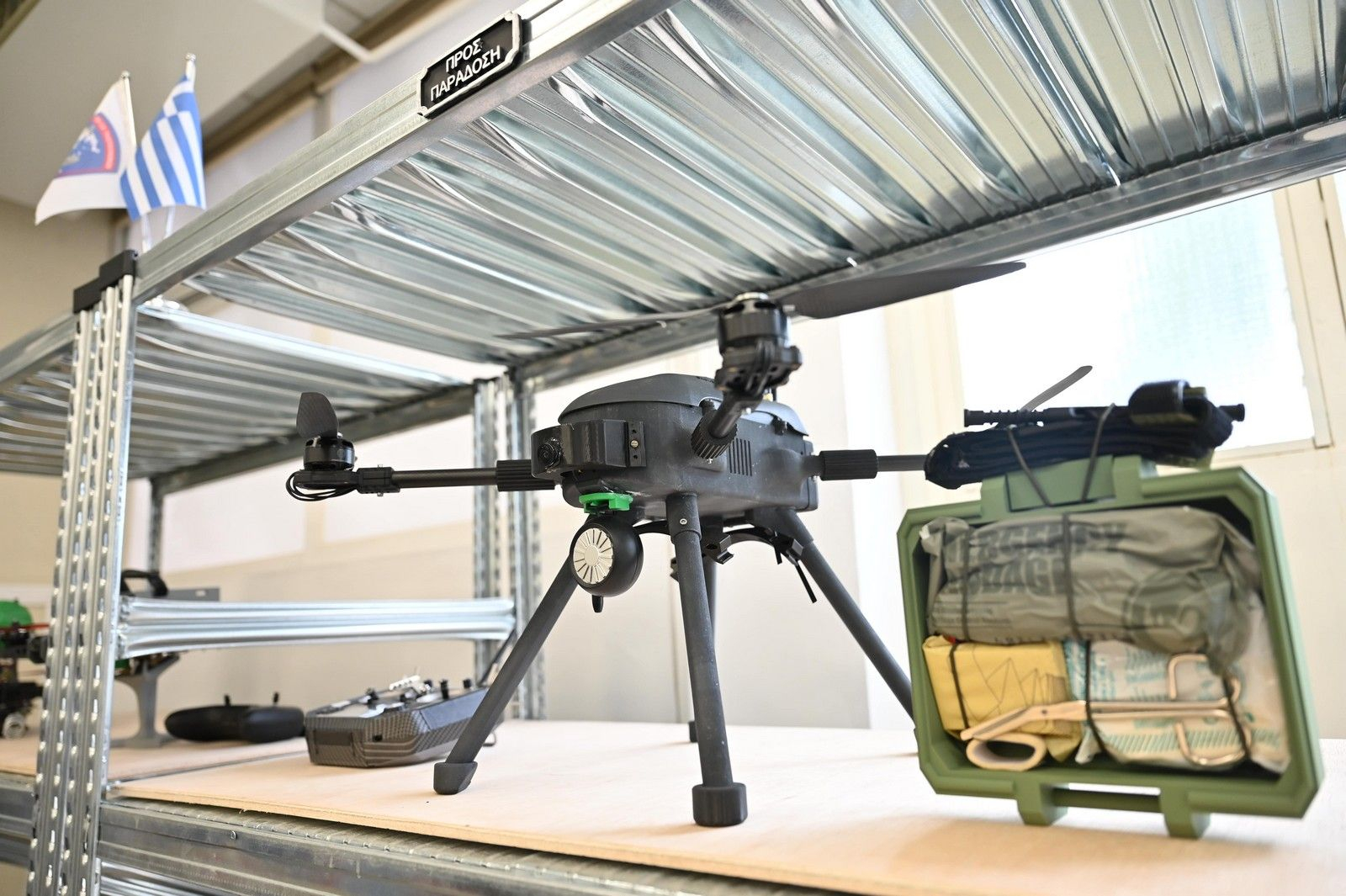 Drone που κατασκευάστηκε στο 306 Εργοστάσιο Βάσης Τηλεπικοινωνιών (306 ΕΒΤ)