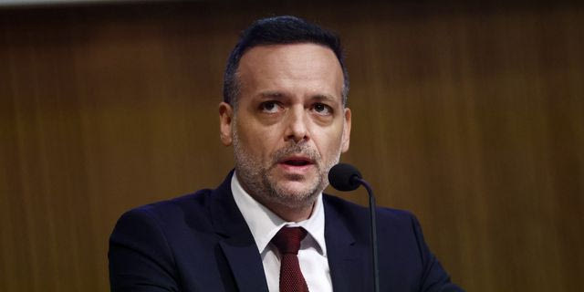 Χάρης Δούκας: “Κυβέρνηση και ΕΥΔΑΠ, πίνουν εις υγείαν των κορόιδων…”