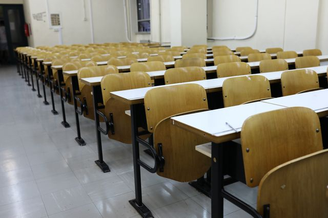 Τι βρήκε η ΕΘΑΑΕ στις νομικές σχολές των ιδ. Πανεπιστημίων – Ακατάλληλοι χώροι, πενιχρά μέσα