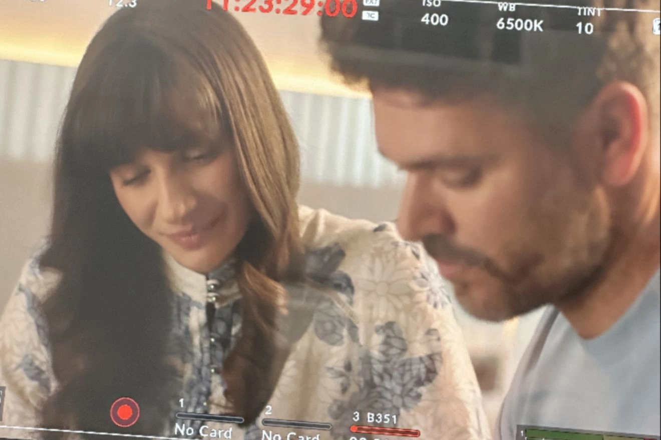 HOTΕΛ ΕΛVIRA: Δείτε backstage φωτογραφίες από τα γυρίσματα της σειράς