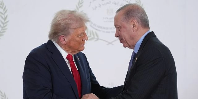 Εγκώμια Τραμπ για Ερντογάν: “Είναι όσο πιο σκληρός γίνεται, αλλά τον αγαπάμε”