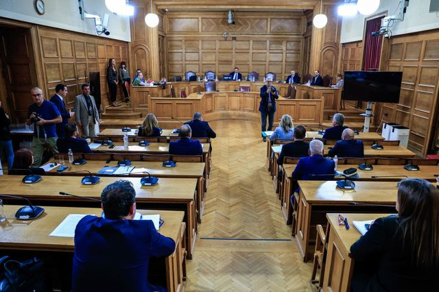 Εξεταστική ΟΠΕΚΕΠΕ: Ψάρια, ρολόγια και ο Μυλωνάκης άφαντος