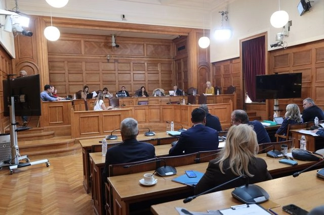 Σκάνδαλο ΟΠΕΚΕΠΕ: Πιέζεται απέξω κι από μέσα η κυβέρνηση