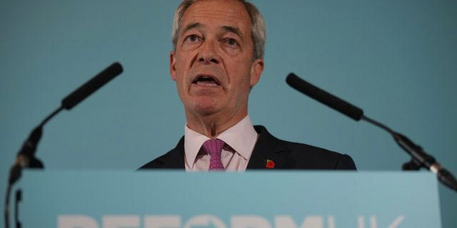 Βρετανία: O Φάρατζ ξεπερνά τον Στάρμερ στην προτίμηση για πρωθυπουργό