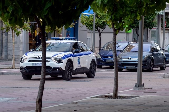 Στον εισαγγελέα Καλαμάτας οδηγήθηκαν οι δύο 22χρονοι που συνελήφθησαν για το διπλό φονικό στην Φοινικούντα