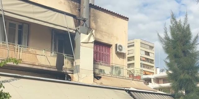 Φωτιά σε ισόγειο πολυκατοικίας στα Άνω Πατήσια – Βίντεο