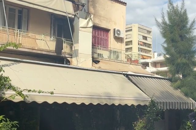 Φωτιά σε ισόγειο πολυκατοικίας στα Άνω Πατήσια – Βίντεο