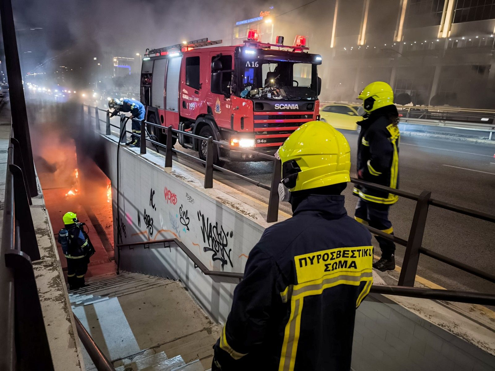 Φωτιά σε υπόγεια διάβαση στη λεωφόρο Συγγρού