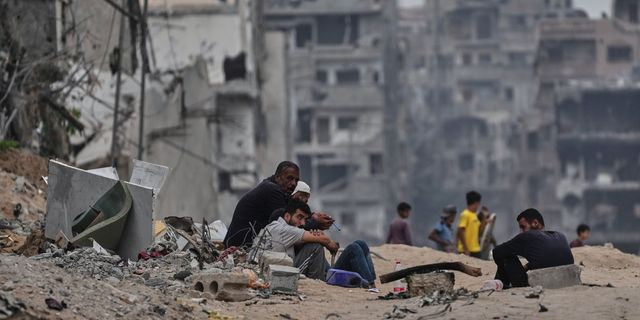 Εκτοπισμένοι Παλαιστίνιοι επιστρέφουν στην κατεστραμμένη Γάζα