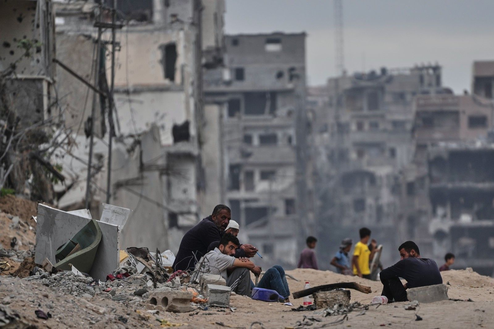 Εκτοπισμένοι Παλαιστίνιοι επιστρέφουν στην κατεστραμμένη Γάζα