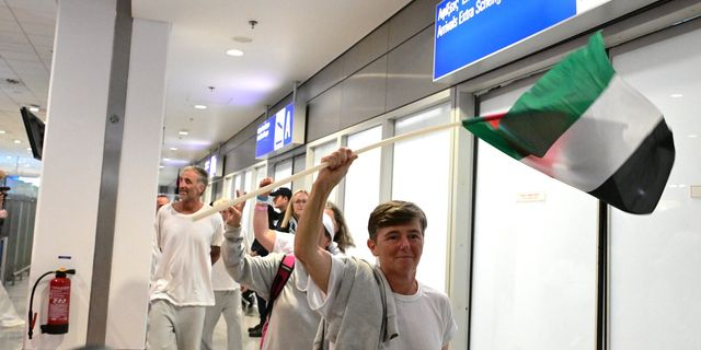 Στο αεροδρόμιο "Ελευθέριος Βενιζέλος" οι ακτιβιστές του Global Sumud Flotilla