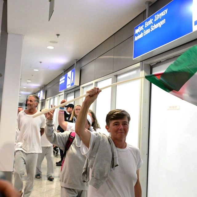 Στο αεροδρόμιο "Ελευθέριος Βενιζέλος" οι ακτιβιστές του Global Sumud Flotilla