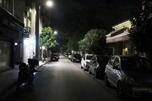 Το σημείο όπου έχασε τη ζωή της, έξω από το μπαρ που διασκέδαζε στο Γκάζι τα ξημερώματα της Κυριακής, η 16χρονη