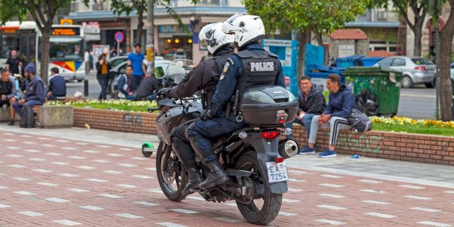 Θεσσαλονίκη: Προσποιήθηκαν τους αστυνομικούς και επιχείρησαν να ελέγξουν… αστυνομικό