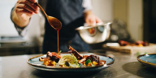 Στη φυλακή οδηγείται ο γνωστός τηλεοπτικός σεφ για φοροδιαφυγή