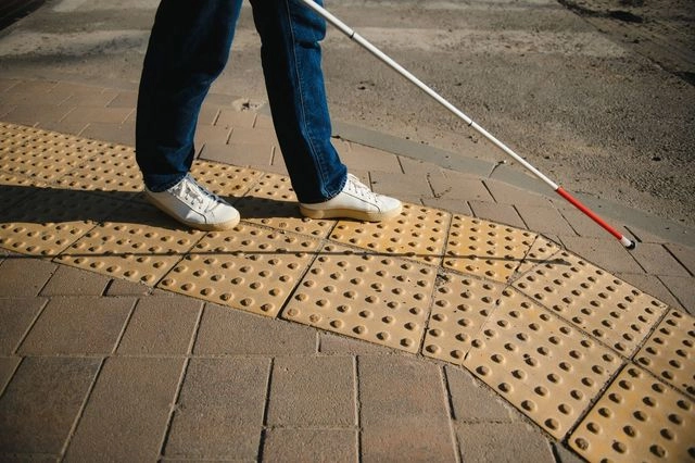 Παγκόσμια Ημέρα Λευκού Μπαστουνιού: Να δούμε κάθε εμπόδιο με διαφορετική ματιά