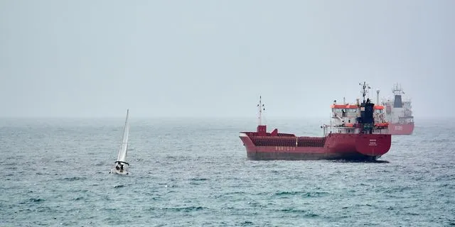 ΗΠΑ: 14 νεκροί από αμερικανικά πλήγματα εναντίον “ναρκόπλοιων”