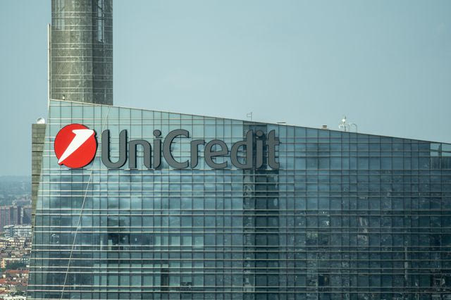 Με 29,5% η UniCredit στην Alpha Bank