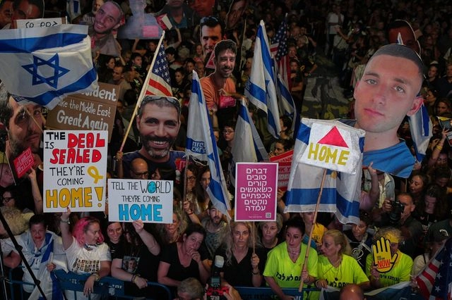 Μεγάλη συγκέντρωση στο Τελ Αβίβ για τους ομήρους