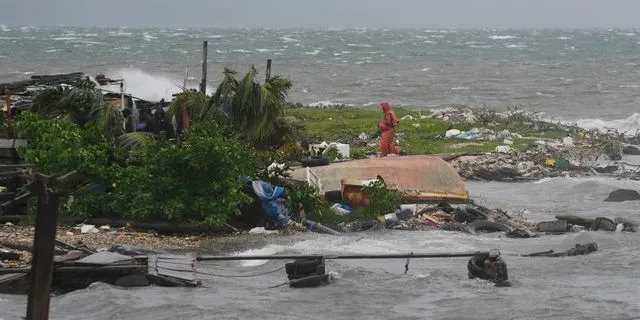 Ο τυφώνας Melissa σαρώνει την Τζαμάικα – Εκκενώσεις και στην Κούβα