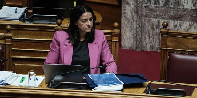 Πέρασε το αντεργατικό νομοσχέδιο Κεραμέως