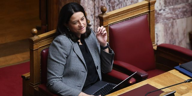 Οι εργοδότες χειροκρότησαν το 13ωρο της Κεραμέως