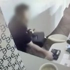 Κολωνάκι: Συνελήφθη 54χρονος που ξάφριζε καταστήματα – Βίντεο