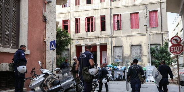 Επιχείρηση της Ελληνικής Αστυνομίας στην κατάληψη του Ευαγγελισμού, στο Ηράκλειο Κρήτης
