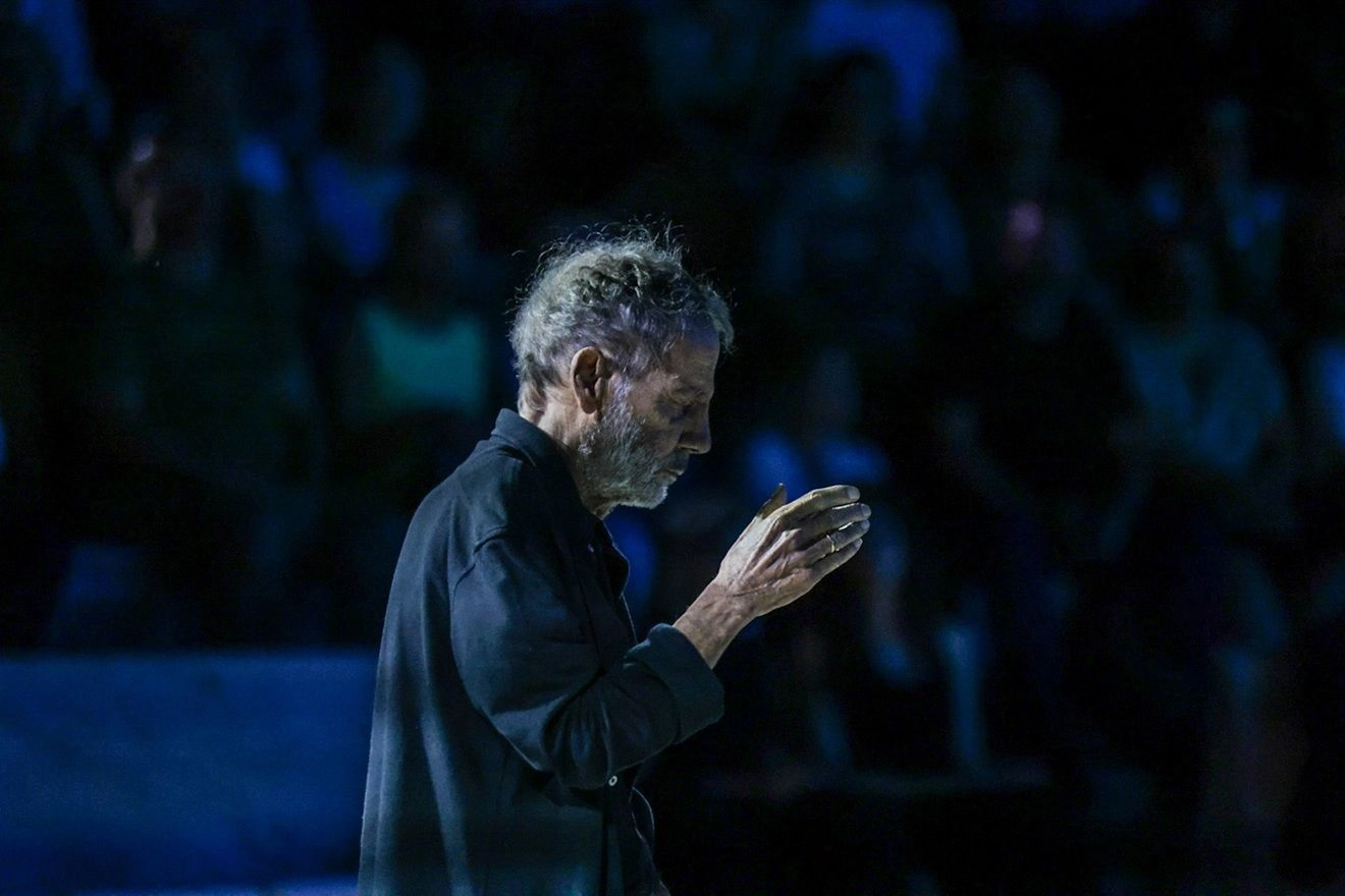 Ο Σταύρος Ξαρχάκος