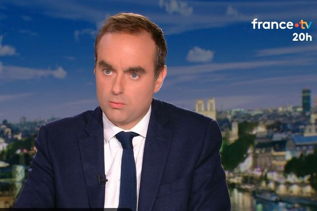 Γαλλία: Ο Λεκορνί περνάει τον προϋπολογισμό του 2026 χωρίς ψηφοφορία, μέσω ειδικής διάταξης