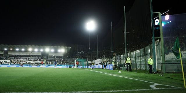 Γήπεδο Λεωφόρου: Συνελήφθη πατέρας που έδωσε φωτοβολίδες στον 11χρονο γιο του