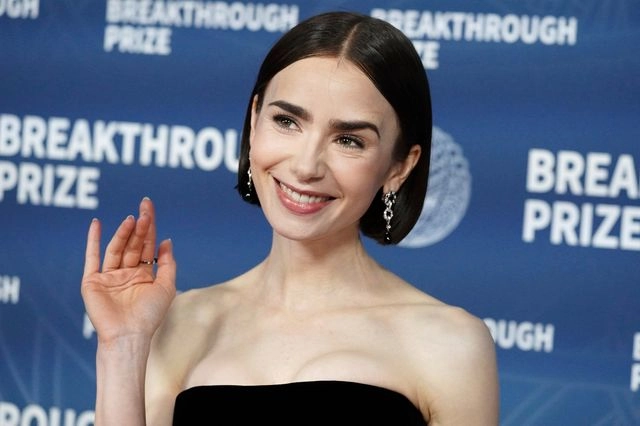 Lily Collins
