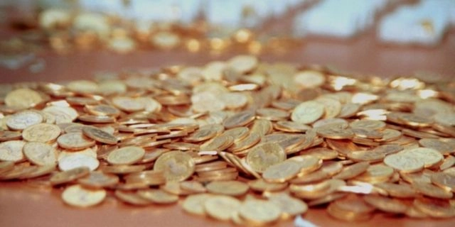 Χρυσός: Μια ανάσα από τα 1.000 ευρώ η χρυσή λίρα