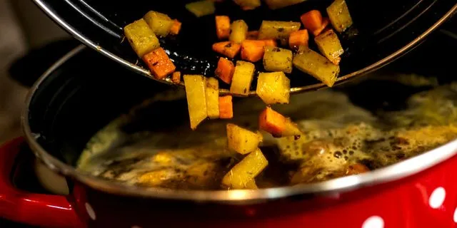 Σε αυτά τα στέκια τρώμε νόστιμα μαγειρευτά τον Νοέμβριο