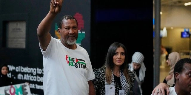 Στολίσκος για τη Γάζα: Ο εγγονός του Μαντέλα επέστρεψε στη Νότια Αφρική