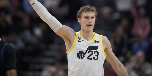 NBA: Ο διαστημικός Μάρκανεν έβαλε 51 πόντους και οι Τζαζ λύγισαν τους Σανς στην παράταση