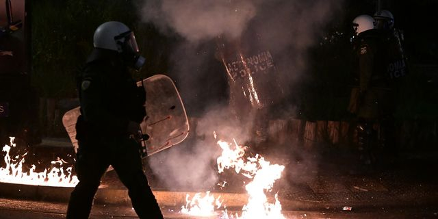 Επεισόδια έξω από την πρεσβεία του Ισραήλ στην Αθήνα – 19 προσαγωγές