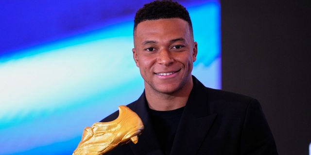 Ο Εμπαπέ παρέλαβε το Χρυσό Παπούτσι για τη σεζόν 2024-25