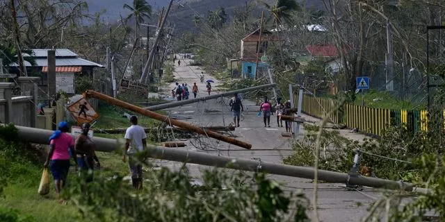 Καταστροφές από τον τυφώνα Μελίσα